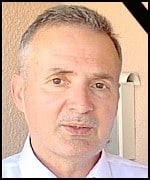 Čitulja Zoran Mikulić 1963 – 2022 Sahrana će biti u petak 28.10.2022.  u 14:00 sati ispred Gradske mrtvačnice BIJELI BRIJEG.  Mostar 27.10.2022